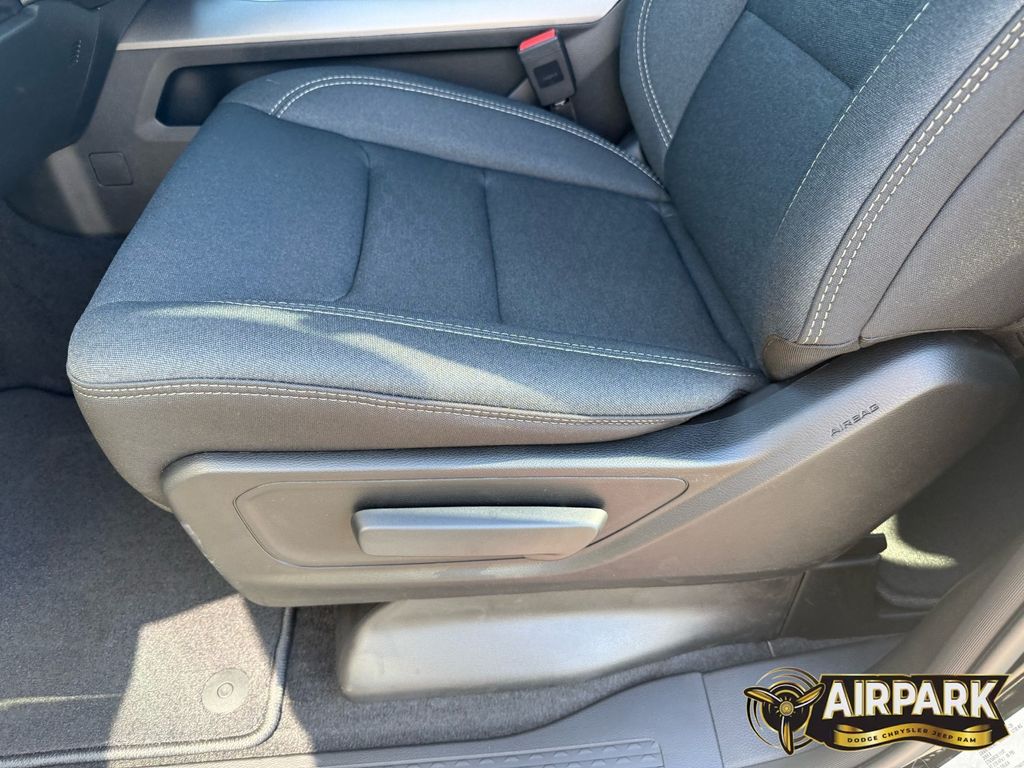 New 2026 Diamond Black Crystal Pearlcoat Ram Tradesman image 13