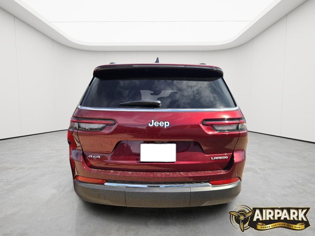New 2025 Velvet Red Pearlcoat Jeep Laredo image 4