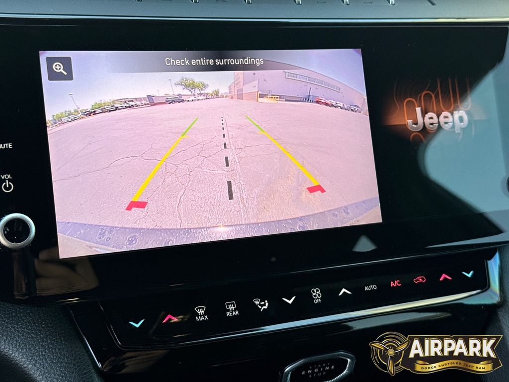 New 2026 Diamond Black Crystal Pearlcoat Jeep Laredo image 24
