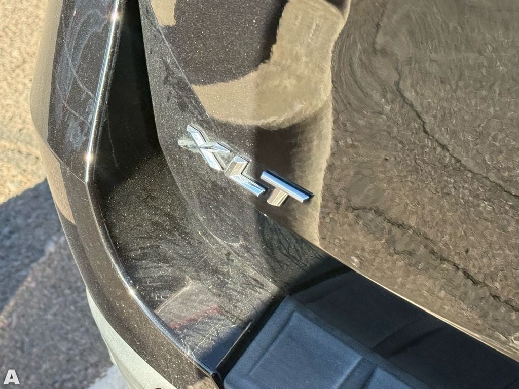 Used 2021 Black Ford XLT image 12