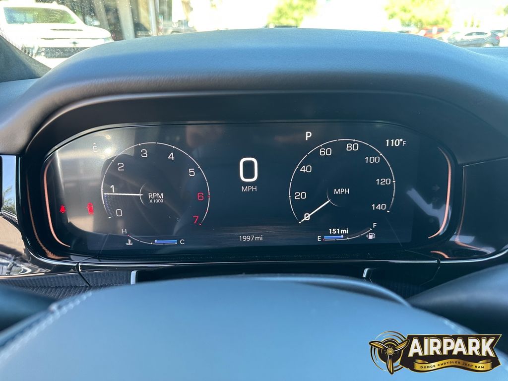 New 2024 Diamond Black Crystal Pearlcoat Jeep Series II image 18