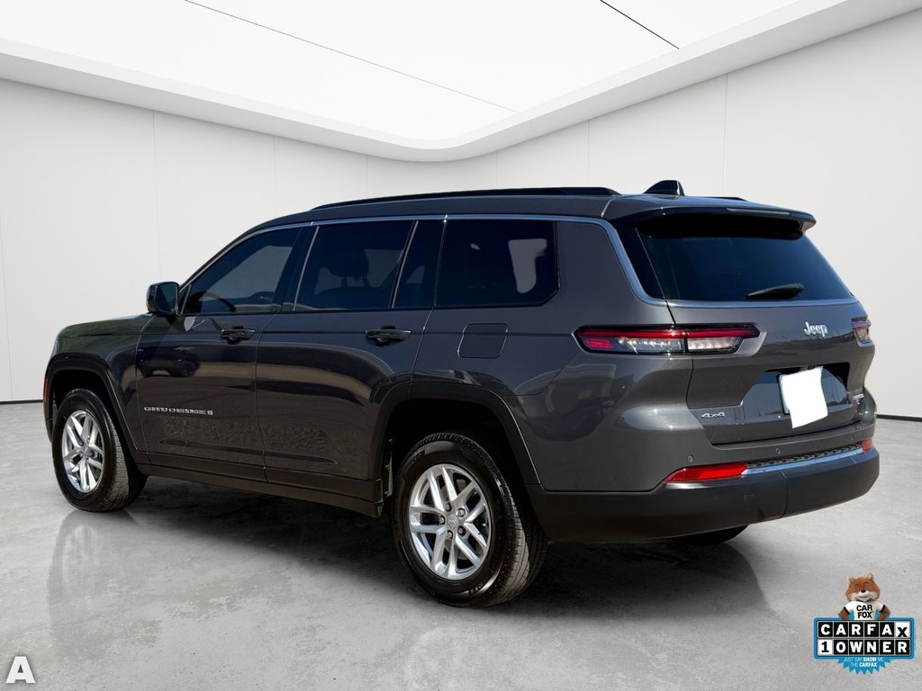 Used 2025 Baltic Gray Metallic Clearcoat Jeep Laredo image 4