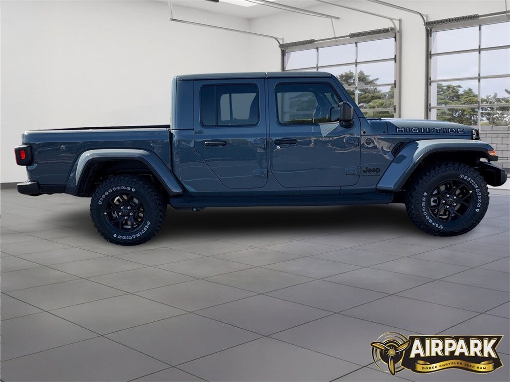 New 2025 Jeep Gladiator Sport Pickup