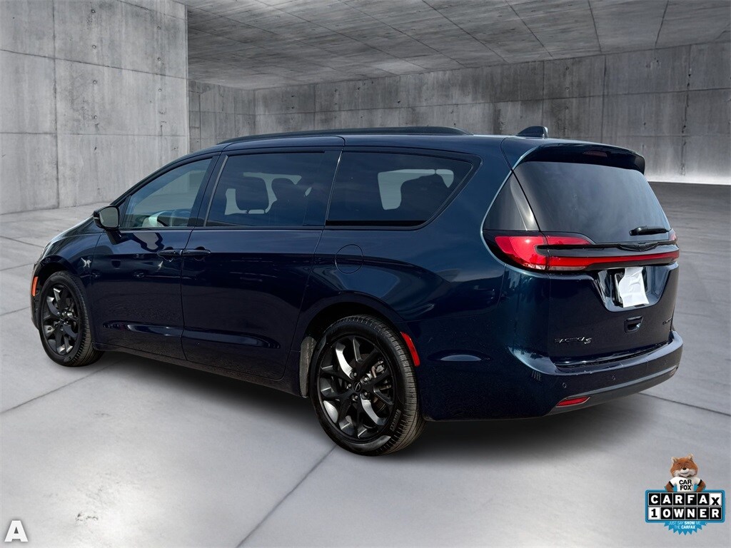 Used 2025 Chrysler Pacifica Limited Minivan/Van