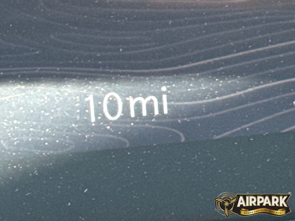 New 2026 Diamond Black Crystal Pearlcoat Jeep Limited image 34