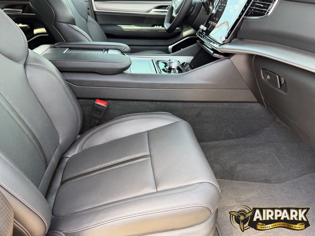 New 2026 High Gloss Black Jeep Limited image 13