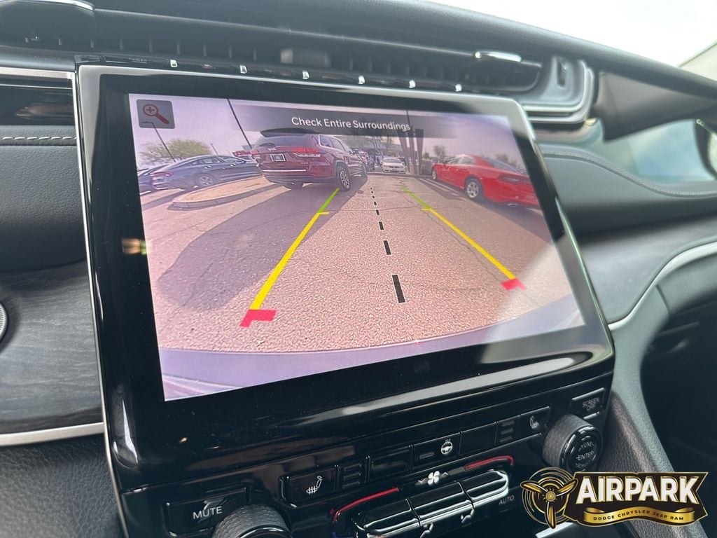 New 2023 Rocky Mountain Pearlcoat Jeep Base image 22