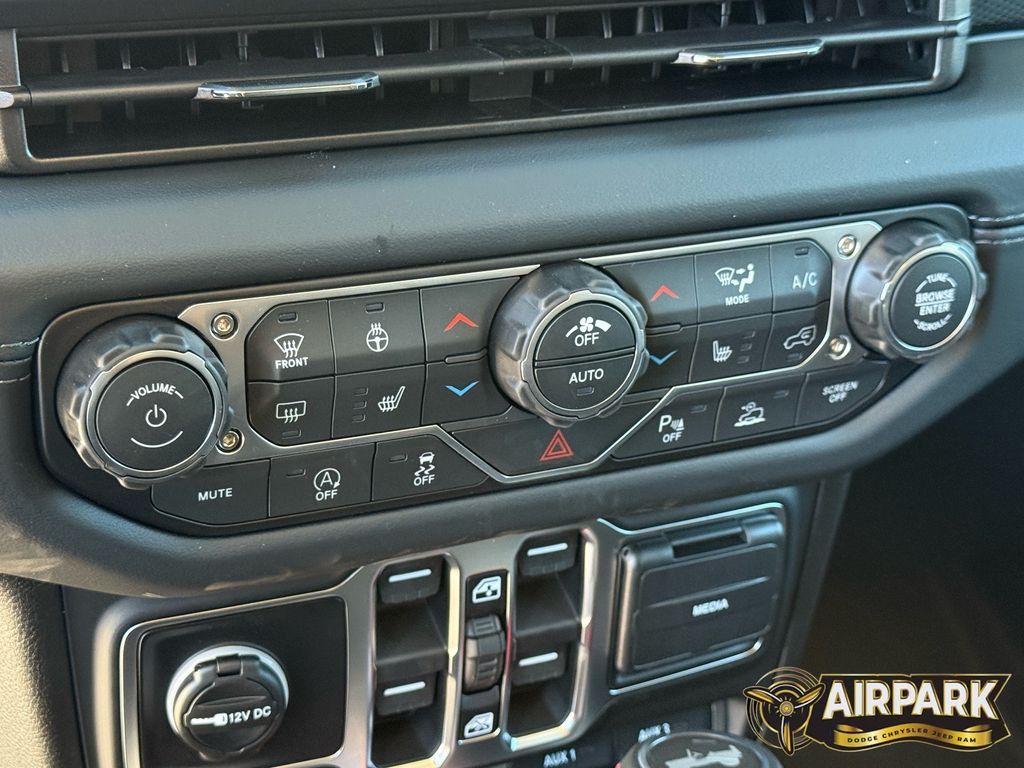 New 2026 Bright White Jeep Rubicon image 21