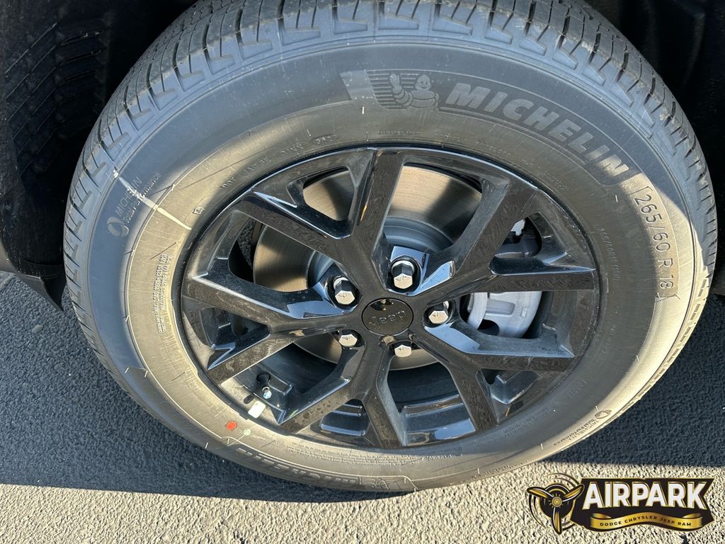 New 2025 Baltic Gray Jeep Laredo image 9