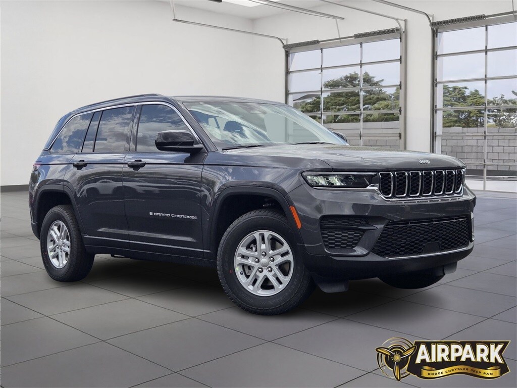 New 2025 Jeep Grand Cherokee Laredo Sport Utility