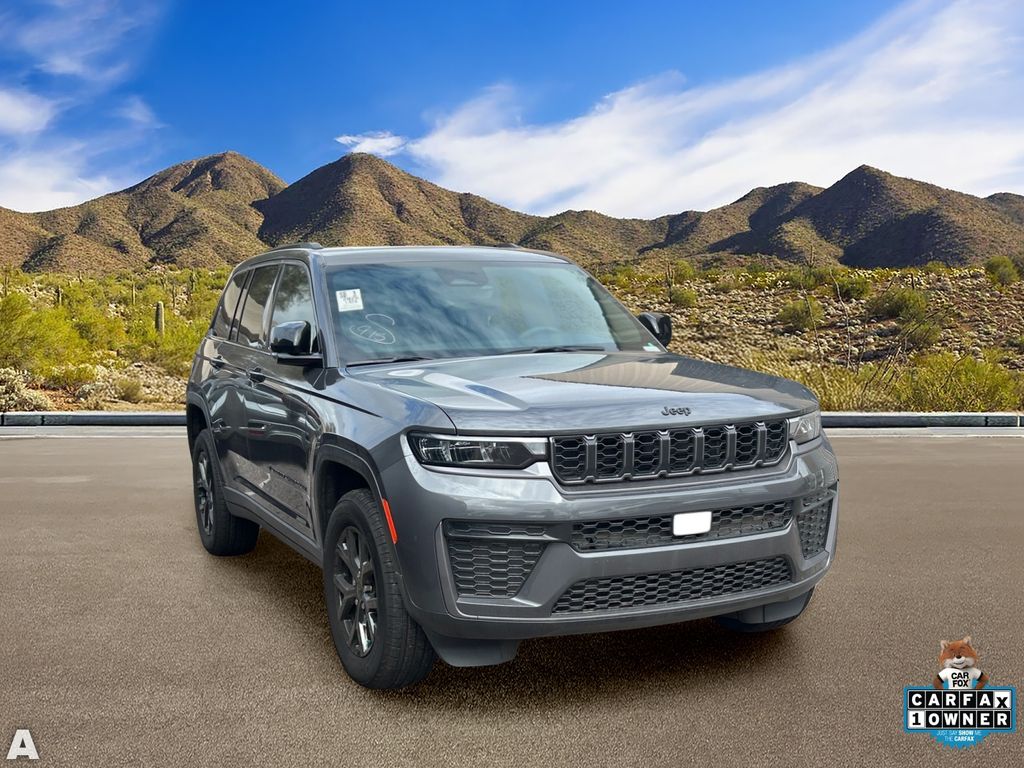 Used 2026 Baltic Gray Metallic Clearcoat Jeep Altitude image 5