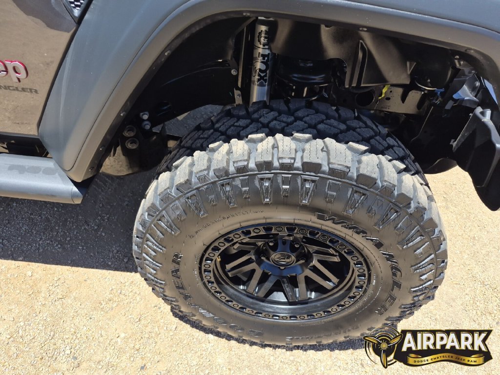 New 2026 Granite Crystal Jeep Rubicon image 10