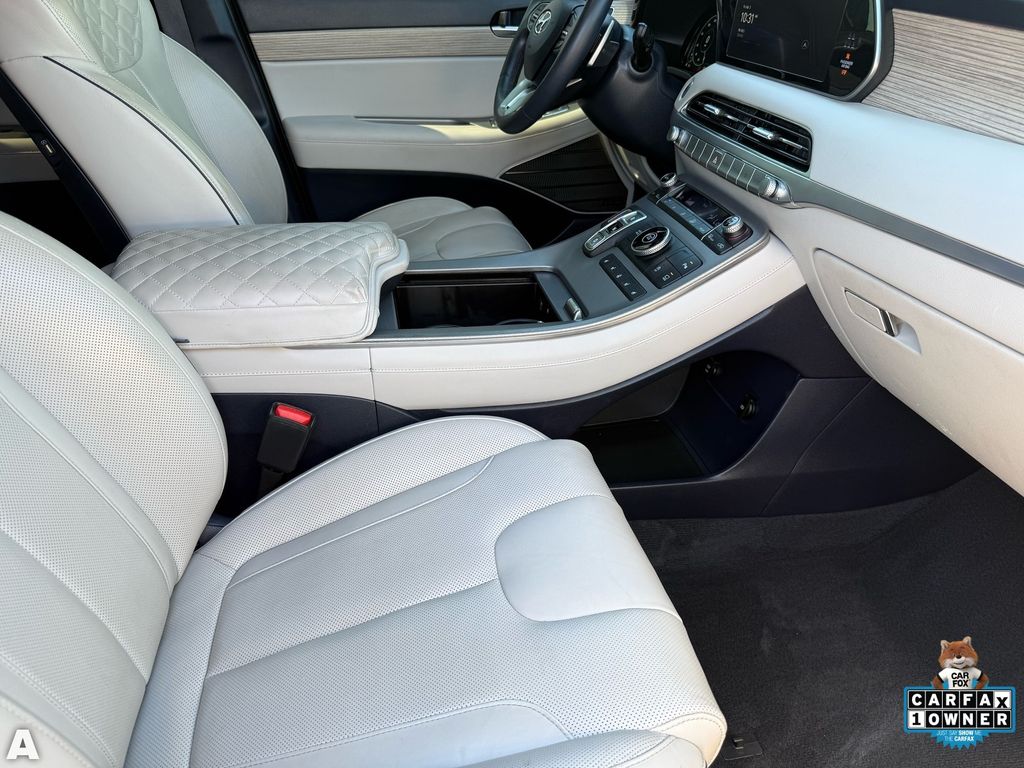 Used 2022 Abyss Black Pearl Hyundai Limited image 30