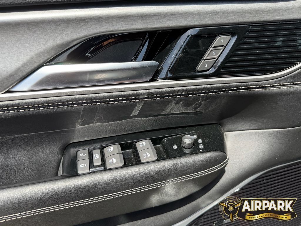 New 2026 High Gloss Black Jeep Limited image 22