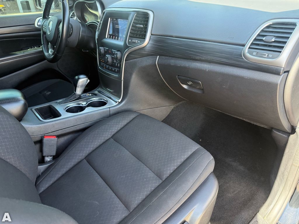 Used 2021 Diamond Black Crystal Pearlcoat Jeep Laredo E image 26