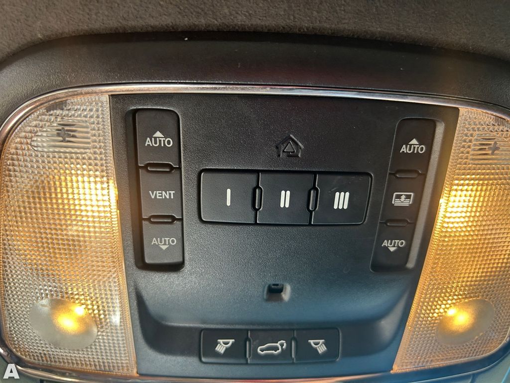Used 2016 Ivory 3-Coat Jeep Summit image 26