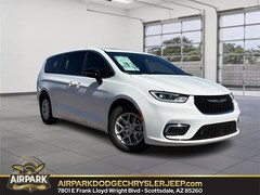 2026 Chrysler Pacifica Select Passenger Van