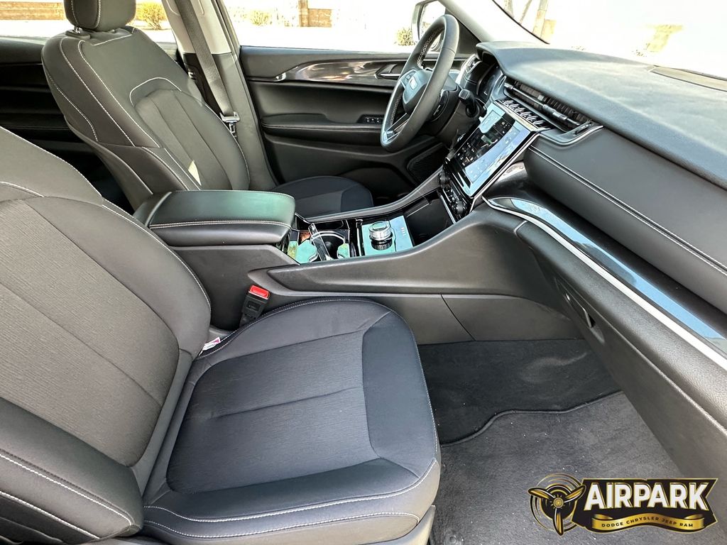 New 2023 Silver Zynith Jeep L Laredo image 12