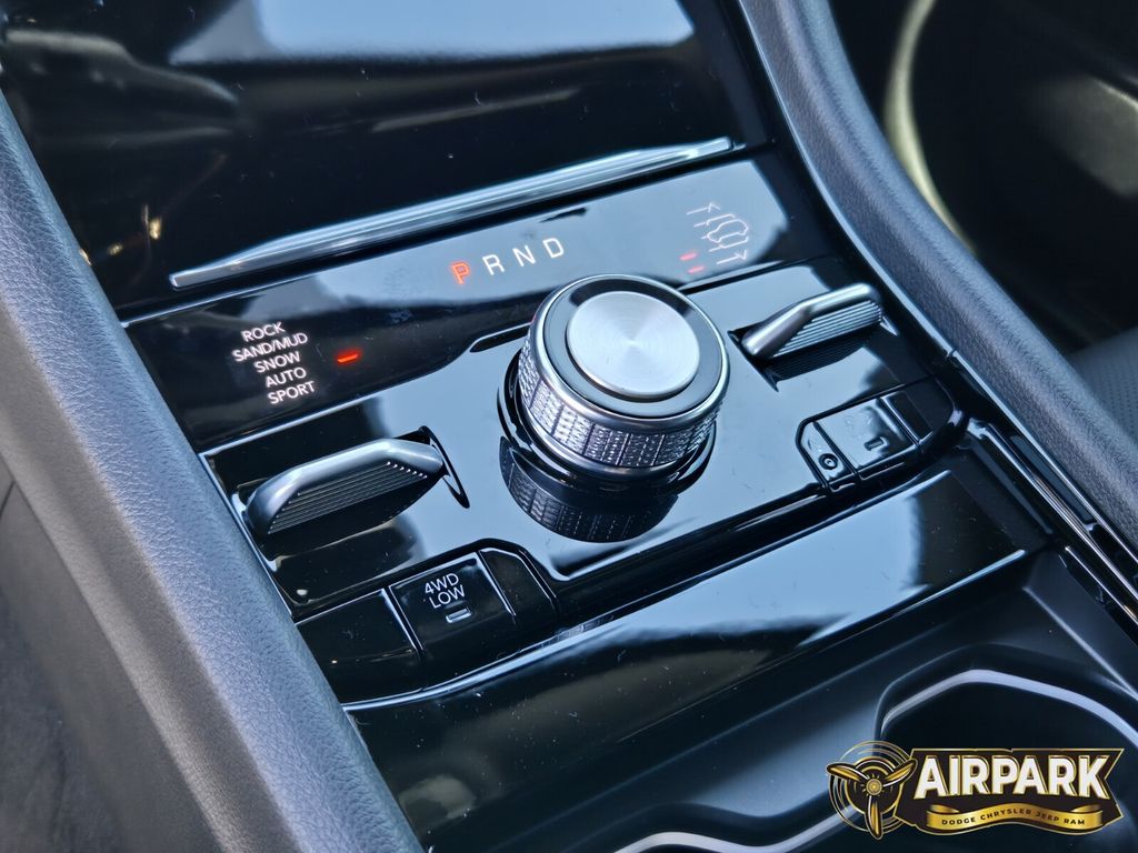 New 2025 Silver Zynith Jeep Overland image 24