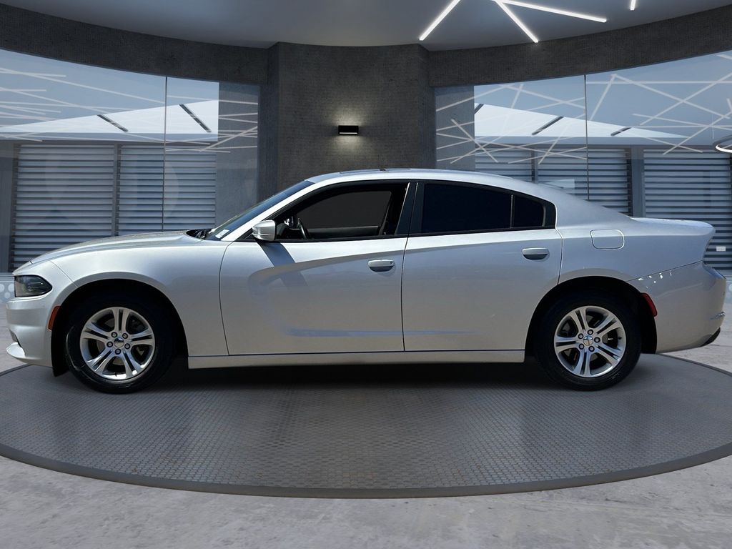 Used 2022 Triple Nickel Clearcoat Dodge SXT image 3