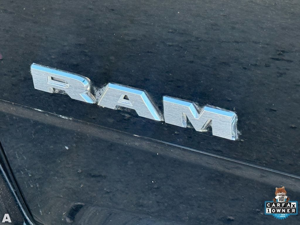 Used 2022 Diamond Black Crystal Pearlcoat Ram Laramie image 11