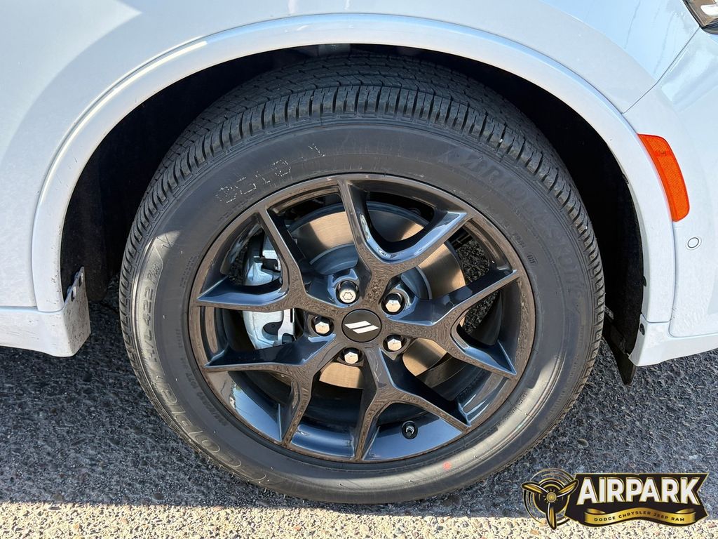 New 2026 White Knuckle Dodge GT HEMI V8 image 9