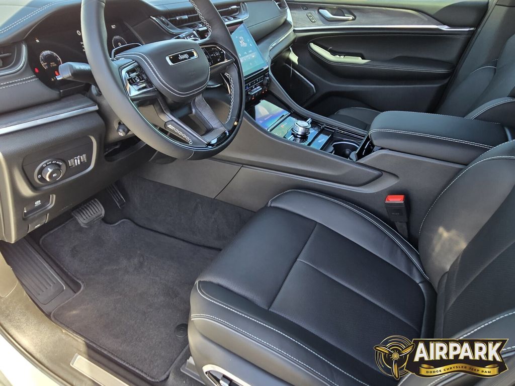 New 2025 Silver Zynith Jeep Overland image 19