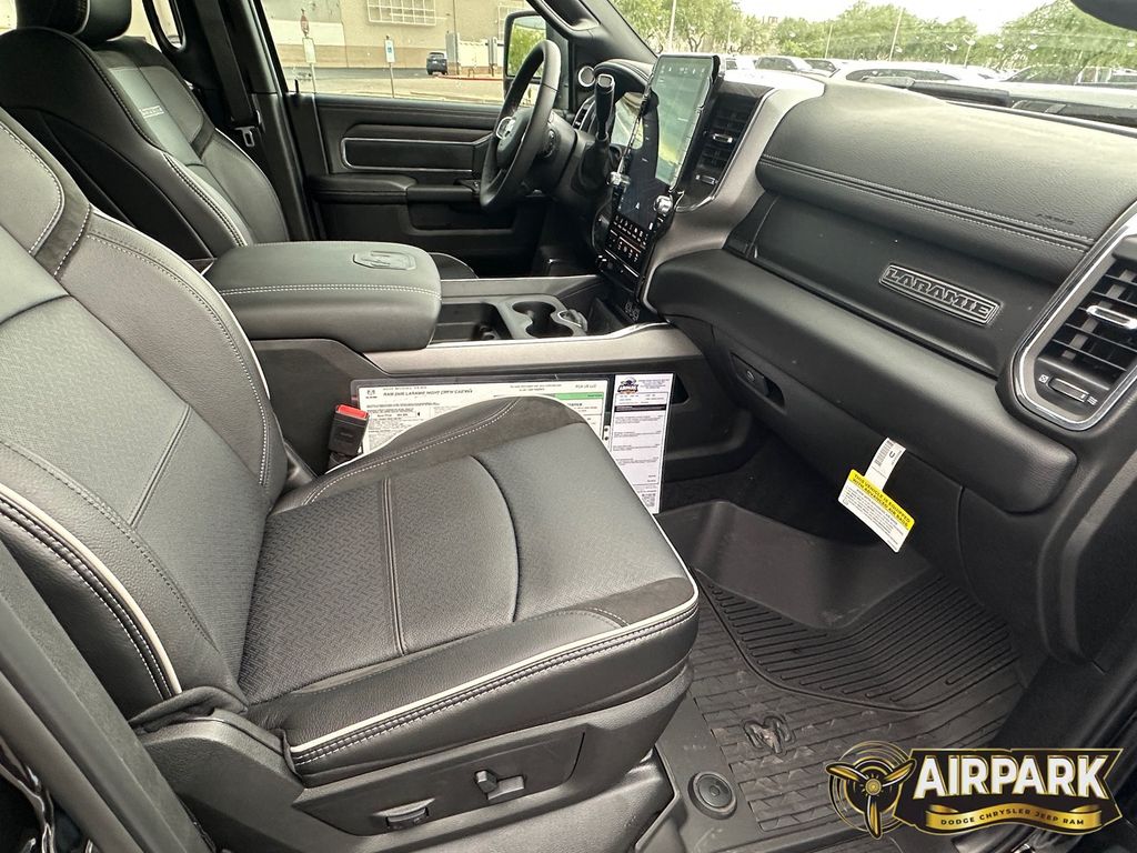 New 2026 Diamond Black Crystal Pearlcoat Ram Laramie image 12