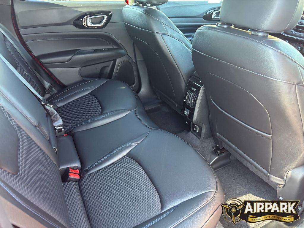 New 2026 Red Hot Pearlcoat Jeep Latitude image 21