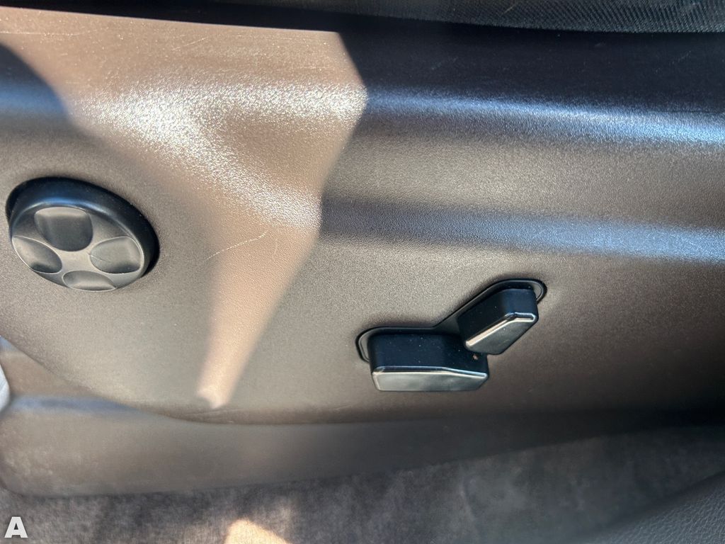 Used 2016 Ivory 3-Coat Jeep Summit image 20