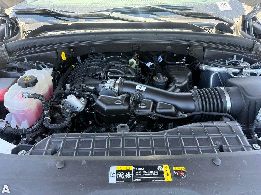 Used 2025 Silver Zynith Jeep Limited image 31