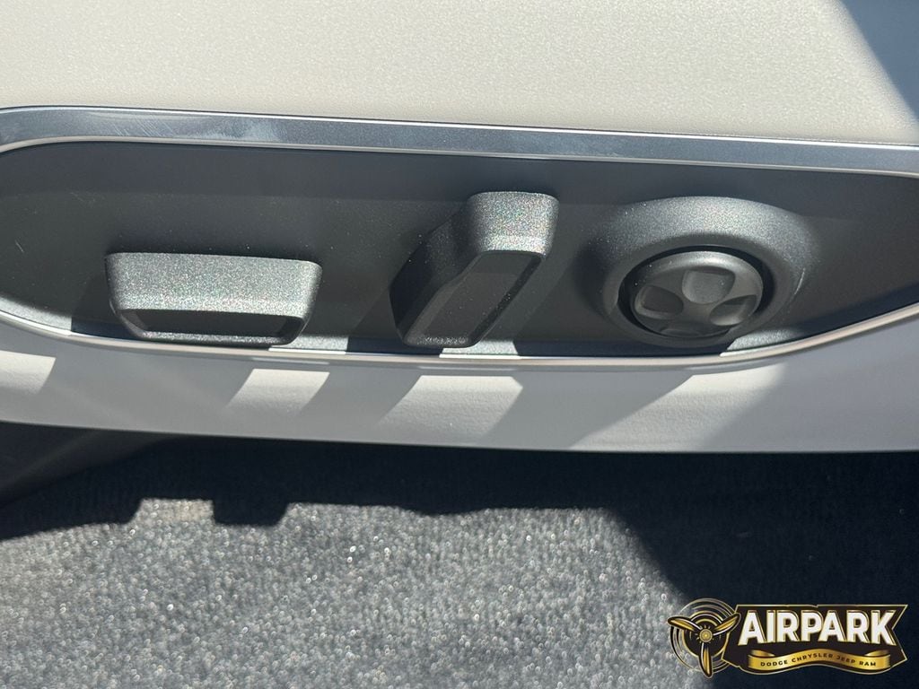 New 2026 High Gloss Black Jeep Base image 29