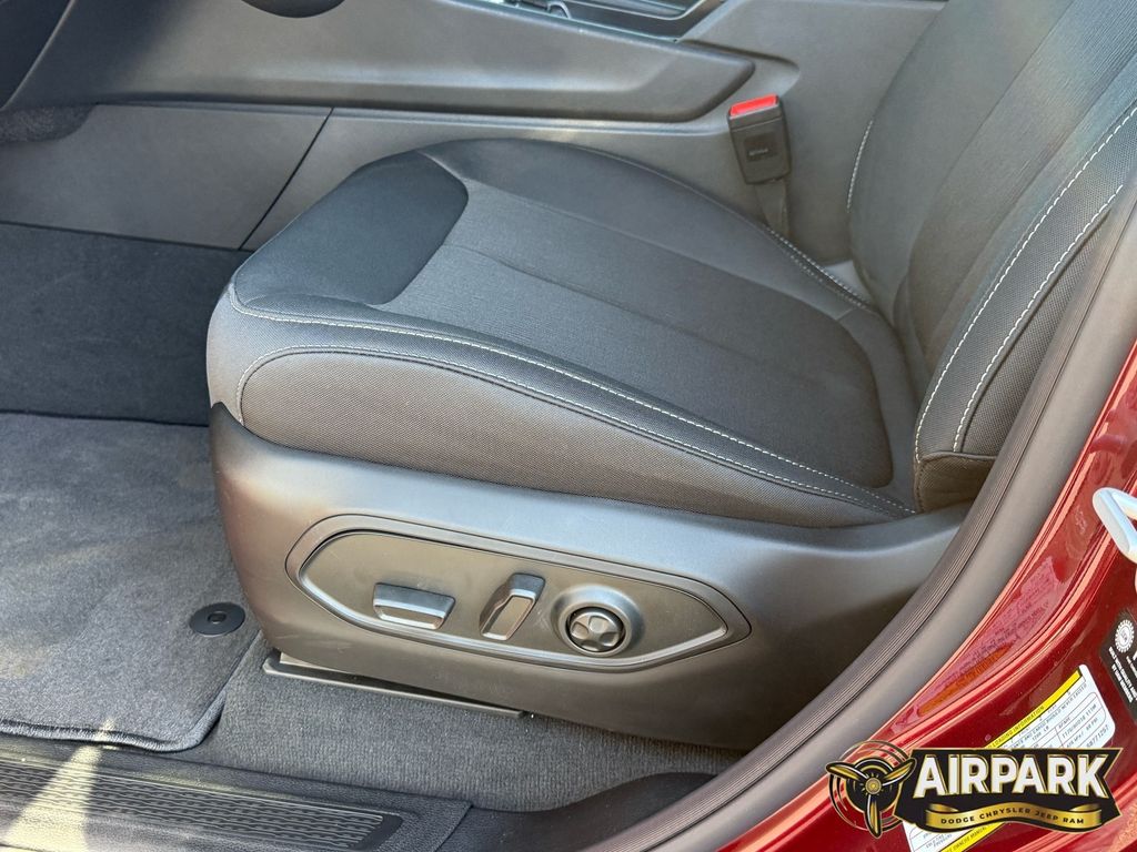 New 2025 Velvet Red Pearlcoat Jeep Laredo image 13