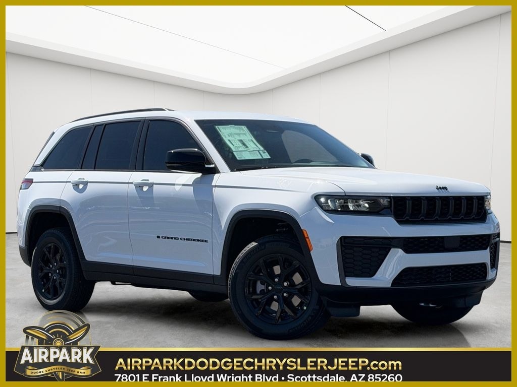 New 2026 Jeep Grand Cherokee Laredo Sport Utility