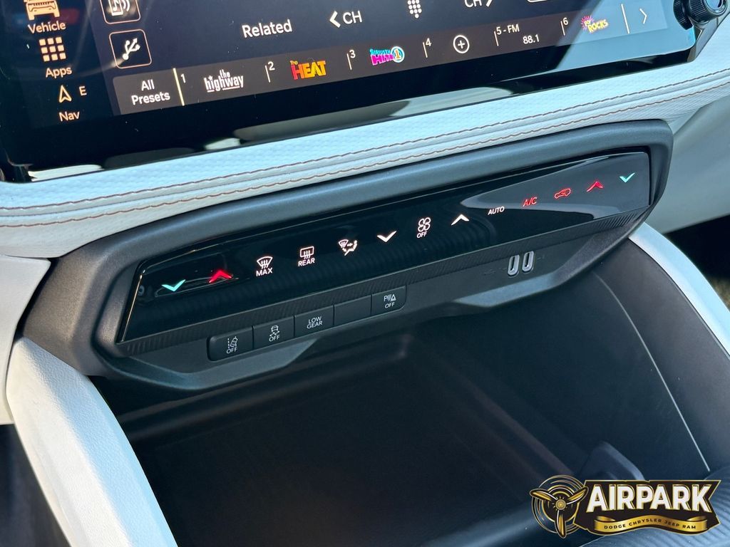 New 2026 Silver Zynith Jeep Laredo/Limited image 17