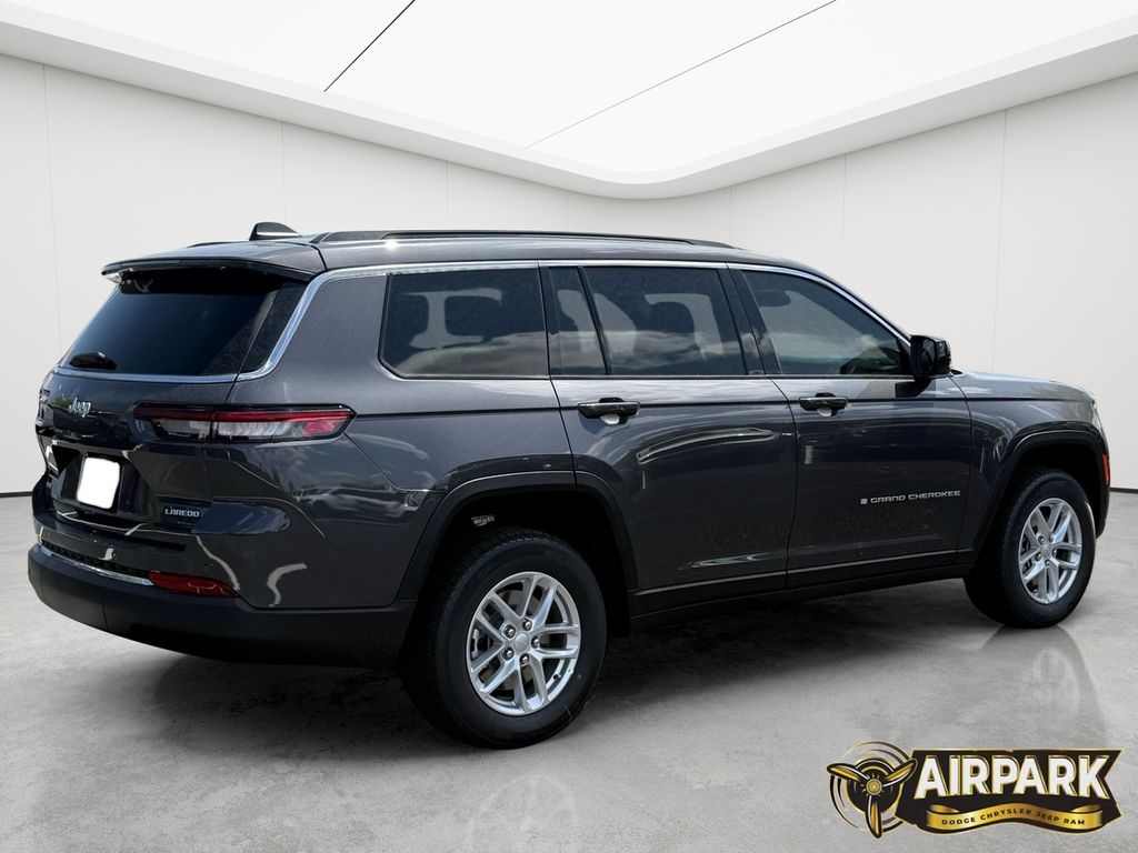 New 2025 Baltic Gray Jeep Laredo image 3