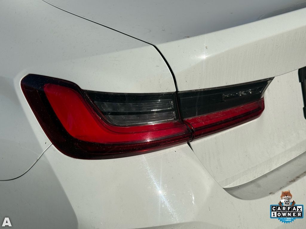 2023 BMW 3 Series 330i - Photo 9