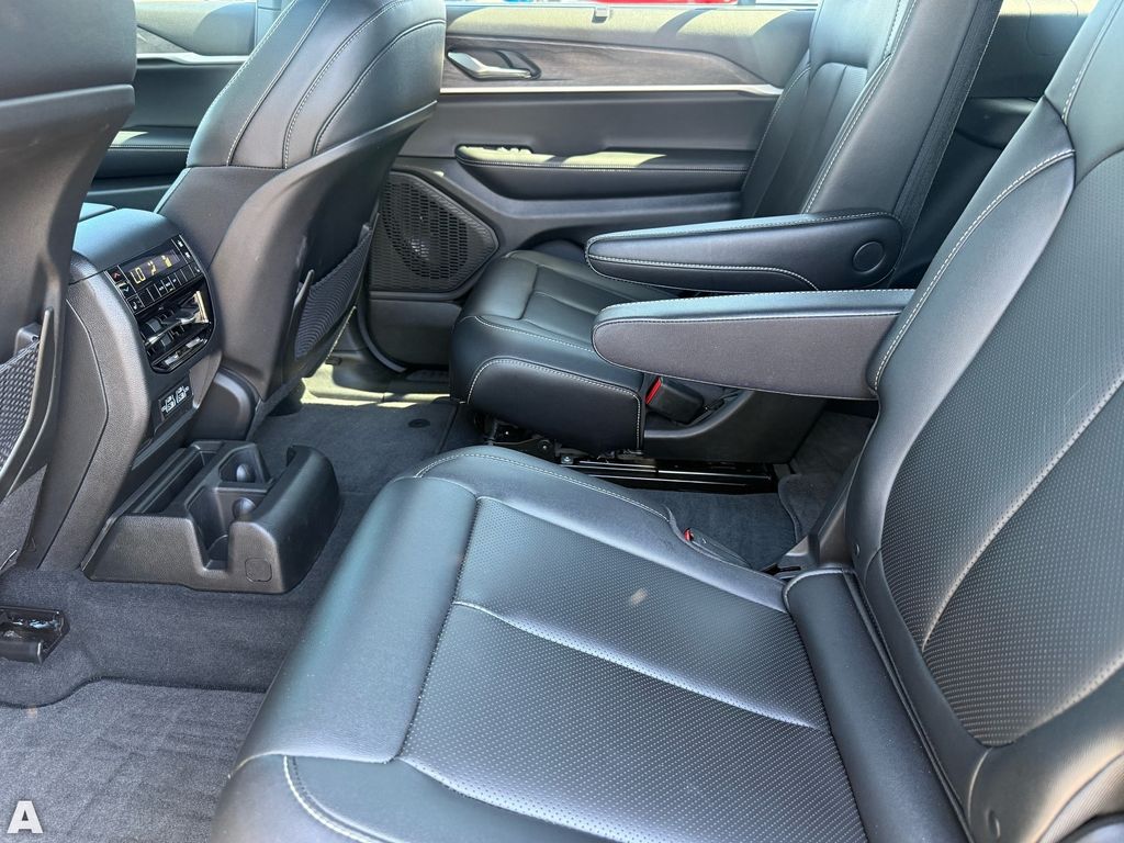 Used 2025 Silver Zynith Jeep Limited image 25