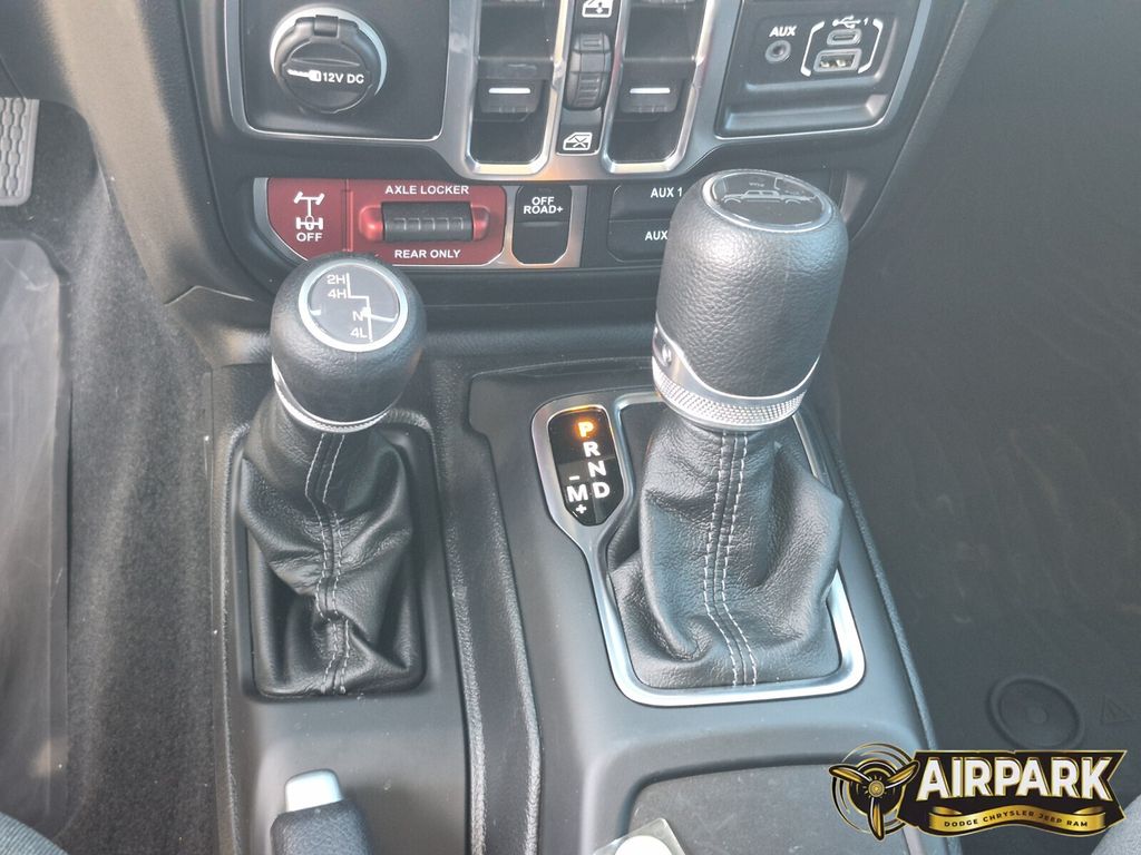 New 2025 Granite Crystal Jeep Sport image 26