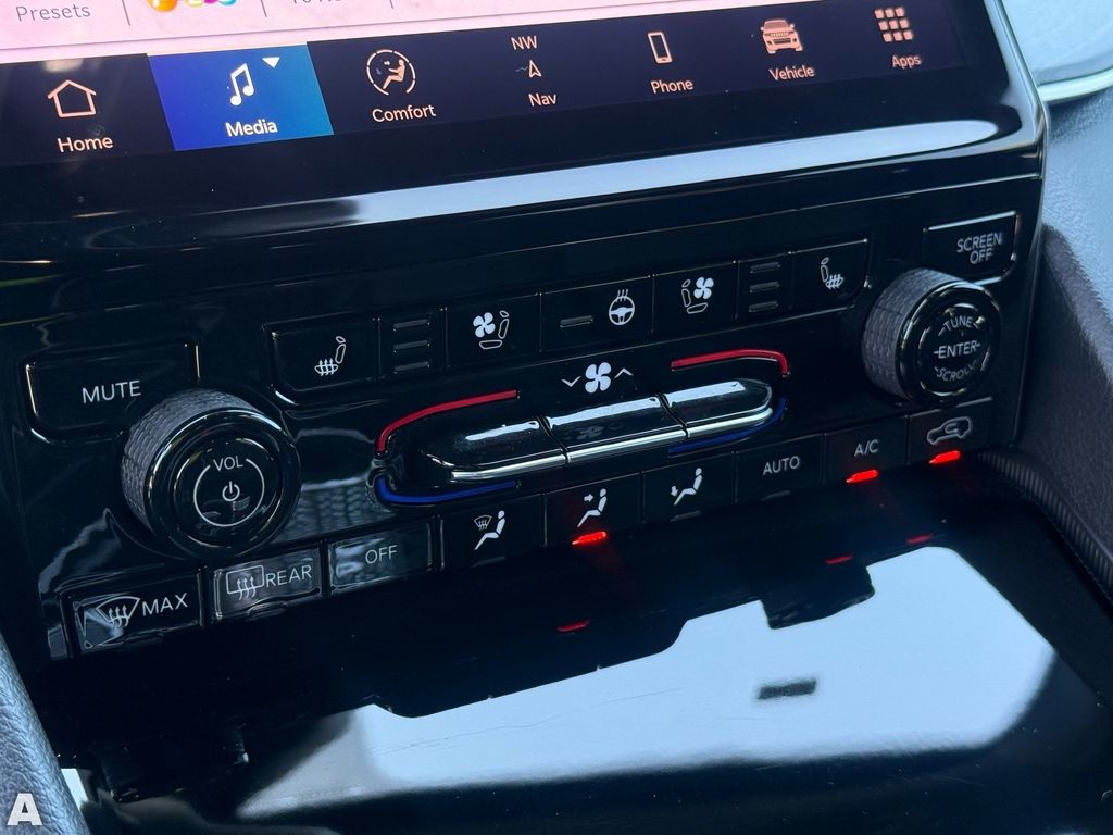 Used 2025 Silver Zynith Jeep Limited image 22