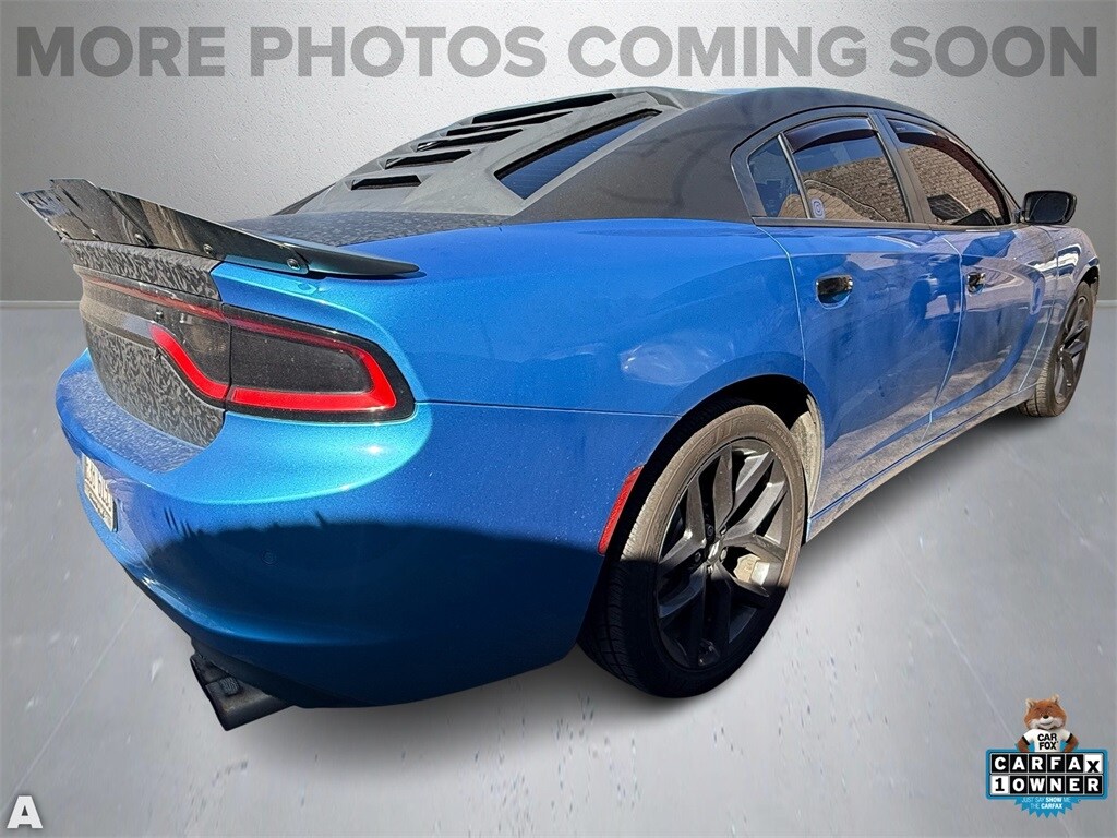 2019 Dodge Charger SXT photo 3