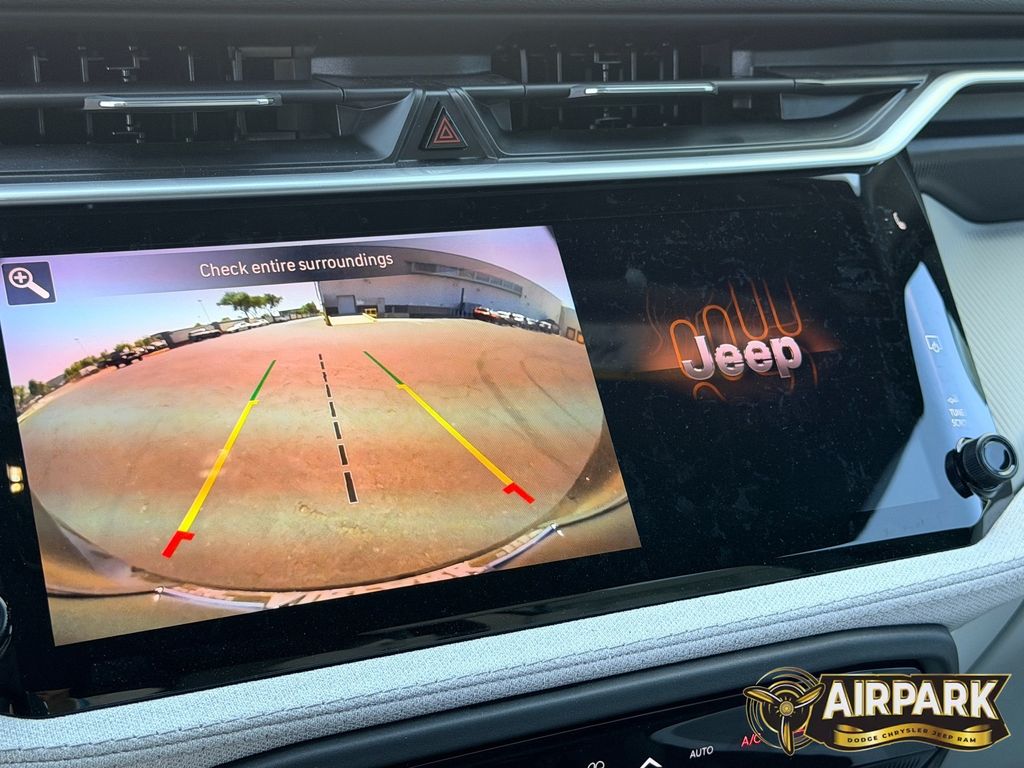 New 2026 Diamond Black Crystal Pearlcoat Jeep Laredo/Limited image 26