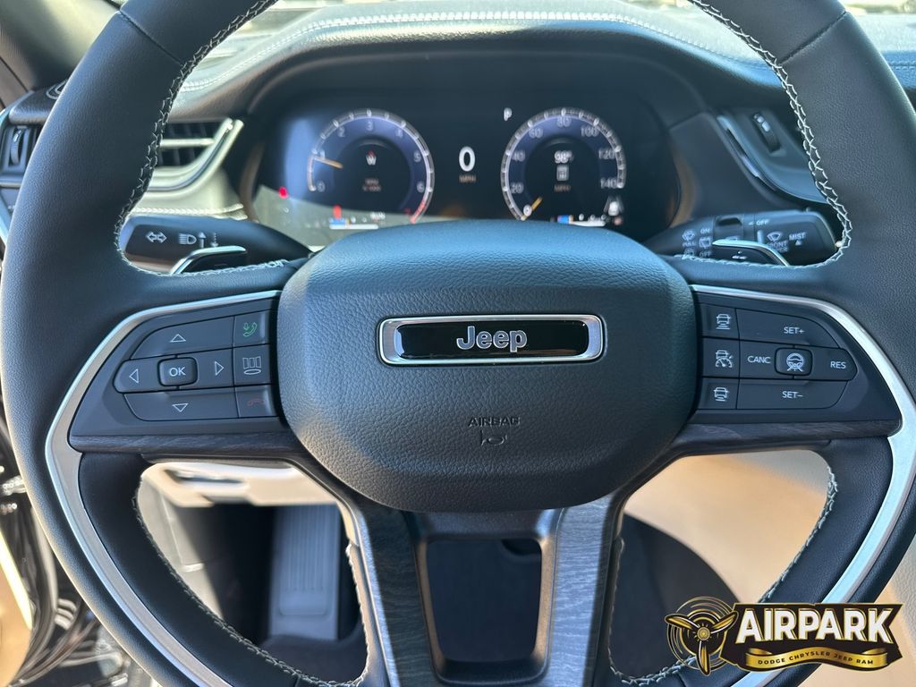 New 2026 Diamond Black Crystal Pearlcoat Jeep Limited image 21