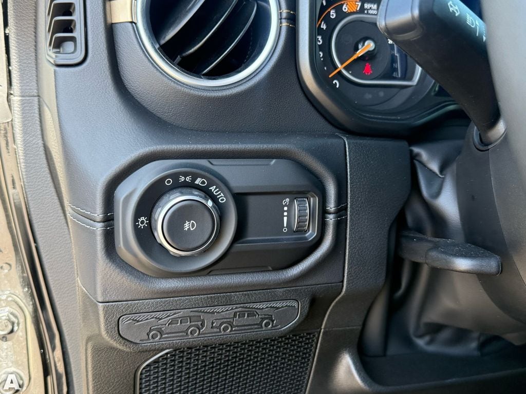 Used 2025 Black Clearcoat Jeep Sahara image 14