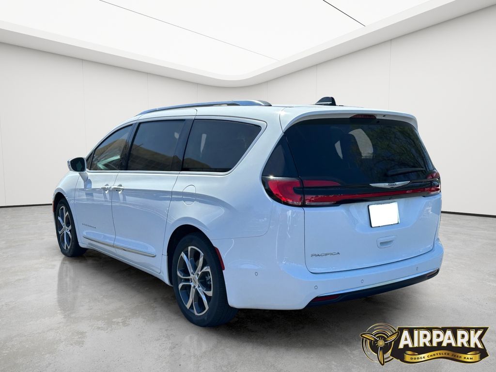 New 2024 Bright White Chrysler Pinnacle image 7