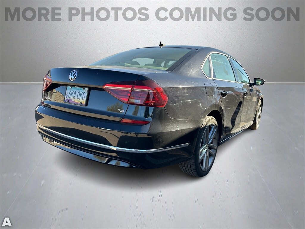 2018 Volkswagen Passat 2.0T R-Line photo 4
