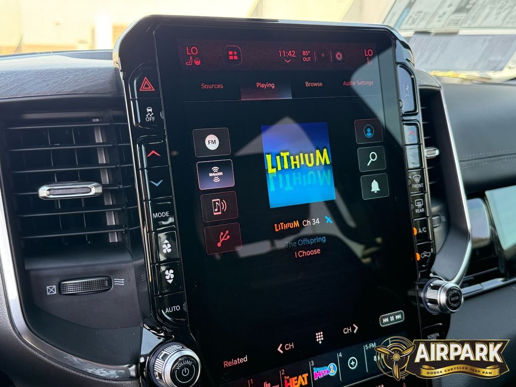 New 2026 Diamond Black Crystal Pearlcoat Ram Laramie image 19