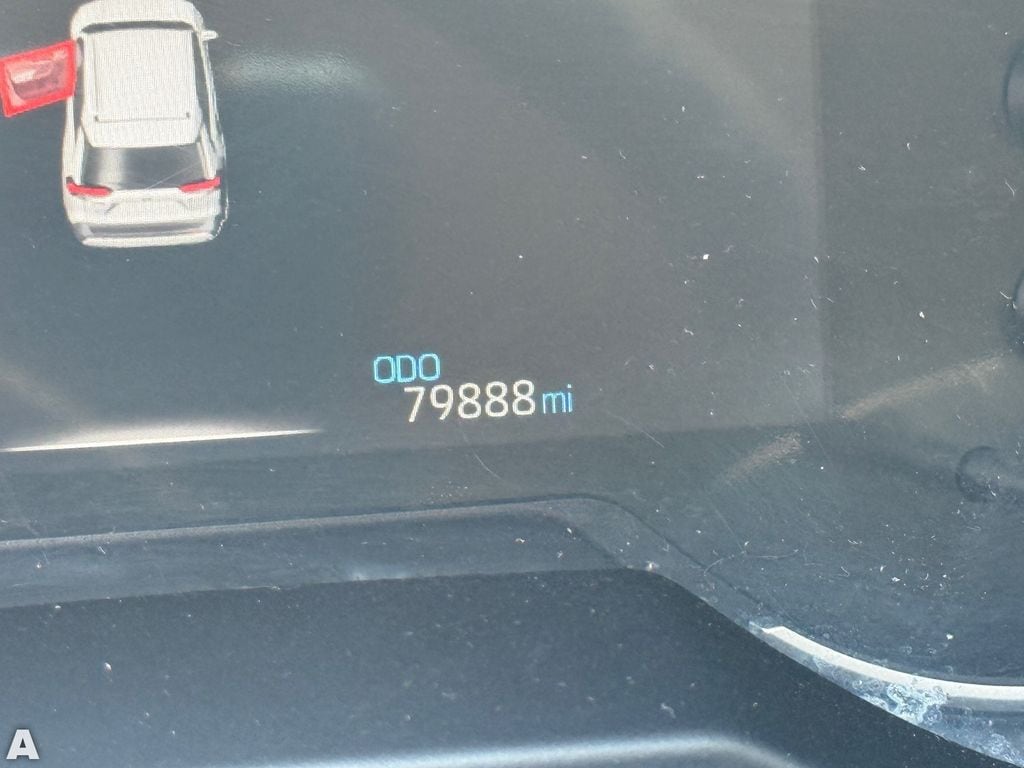 Used 2024 Ice Toyota LE image 9