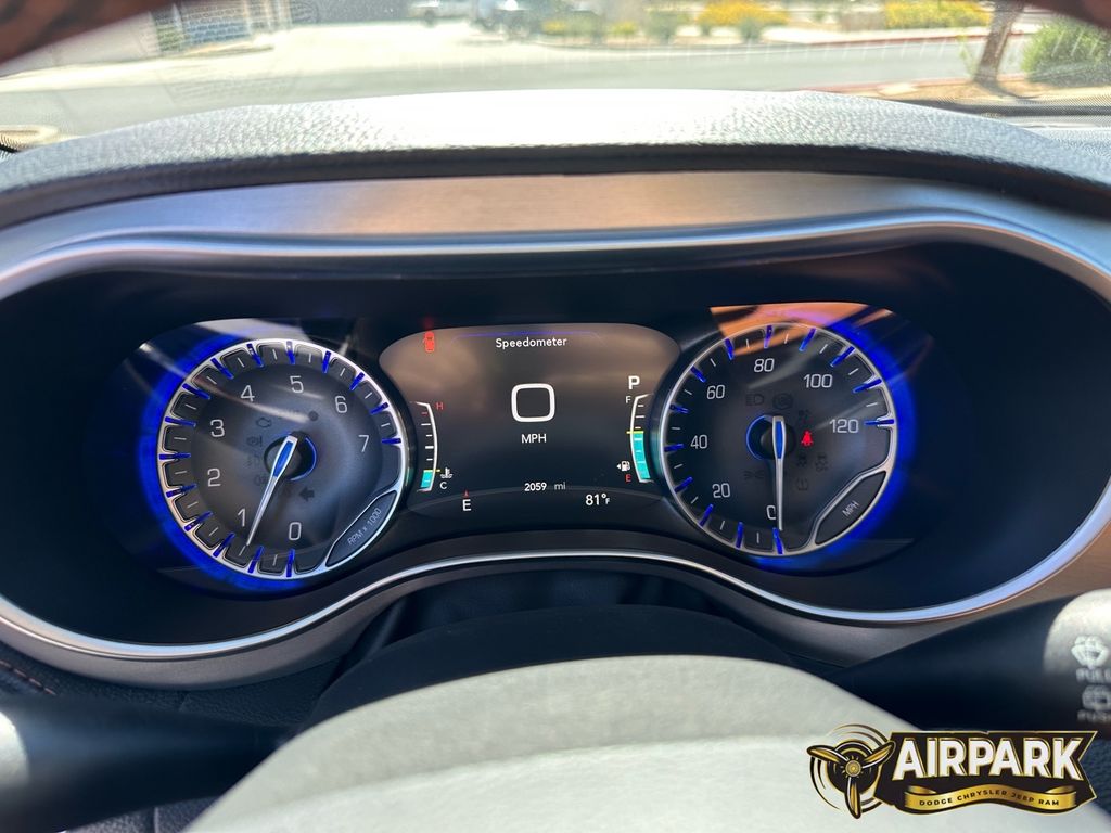 New 2024 Bright White Chrysler Pinnacle image 18