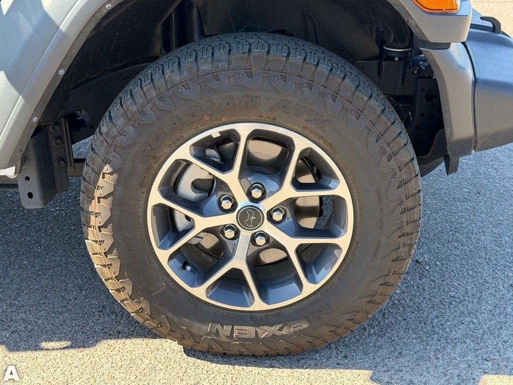 Used 2025 Bright White Clearcoat Jeep Sport S image 10